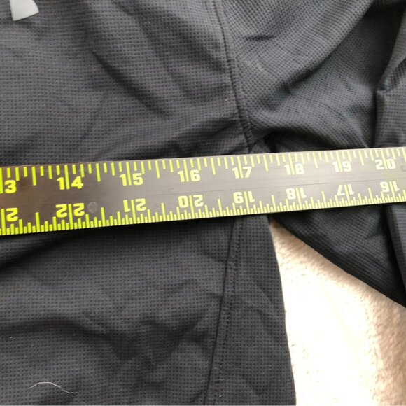 Under Armour Mens Athletic Tops Medium Lot Of Two Activewear Fitted Classic - Picture 6 of 12